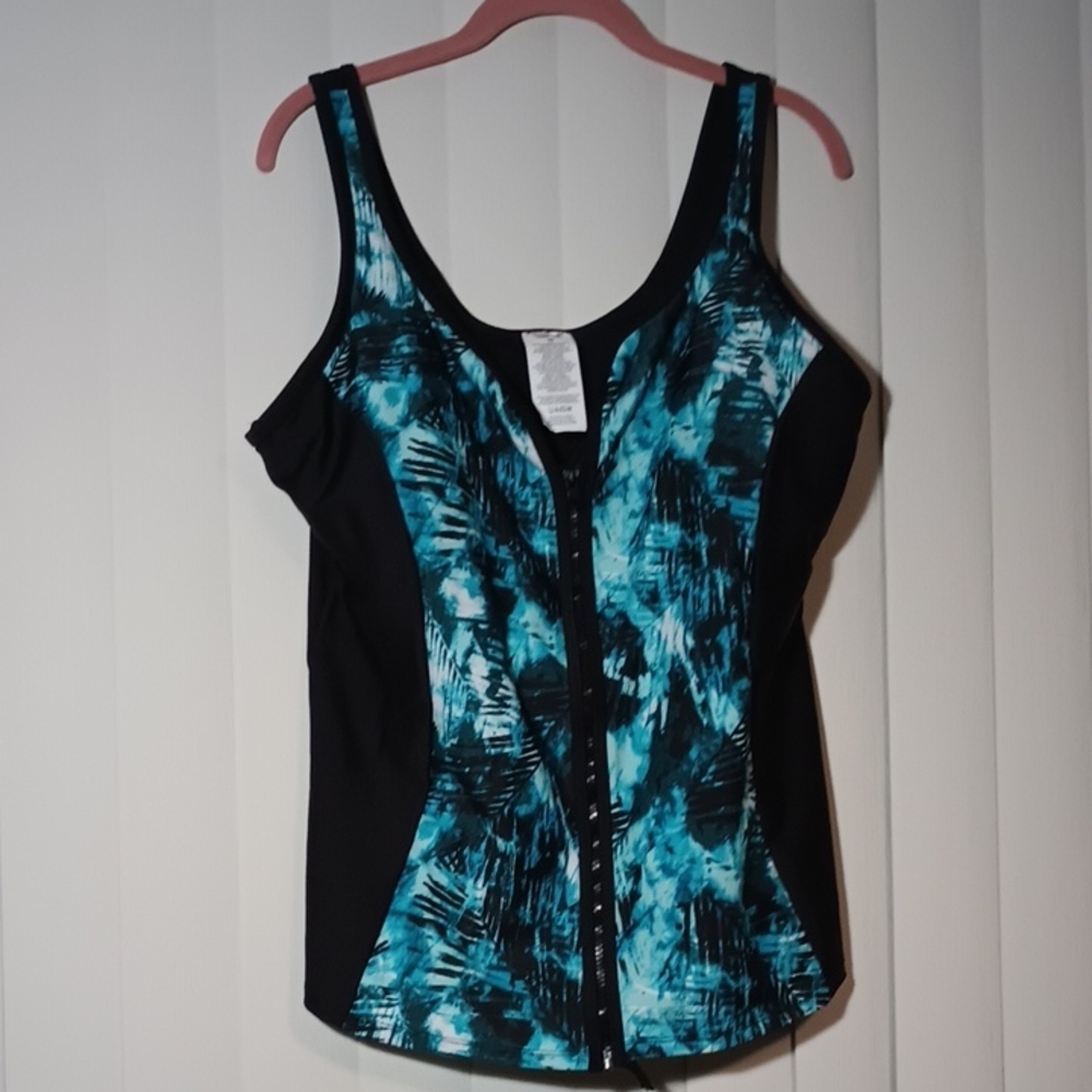 Reebok Women's Sporty Zipper Tankini Top (18)